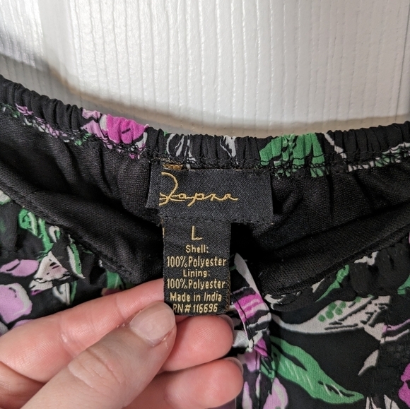 NWT Japna Girly Black and Purple‎ Floral Flowy Cropped Blouse Size Large - Picture 2 of 8